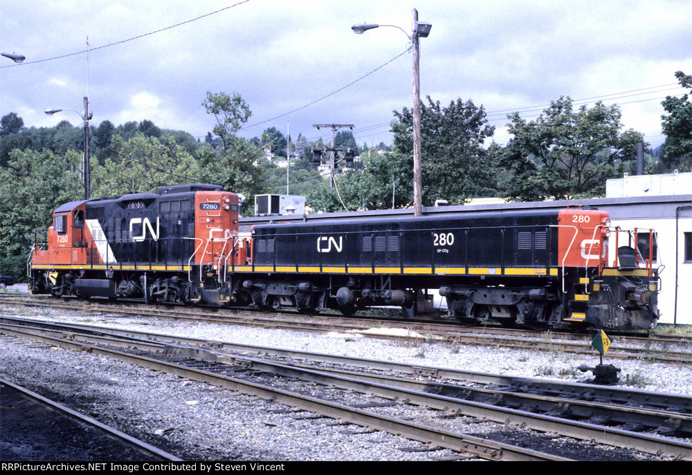 Cansdian National GP9RM #7280 with slug #280